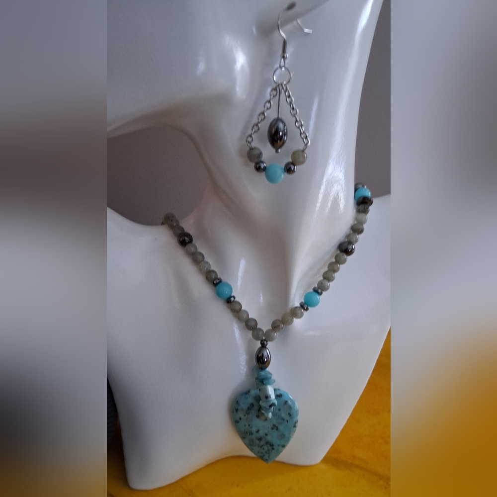 Unique Mix: Kiwi Stone, Amazonite, Hematite & Labradorite Necklace & Earring Set
